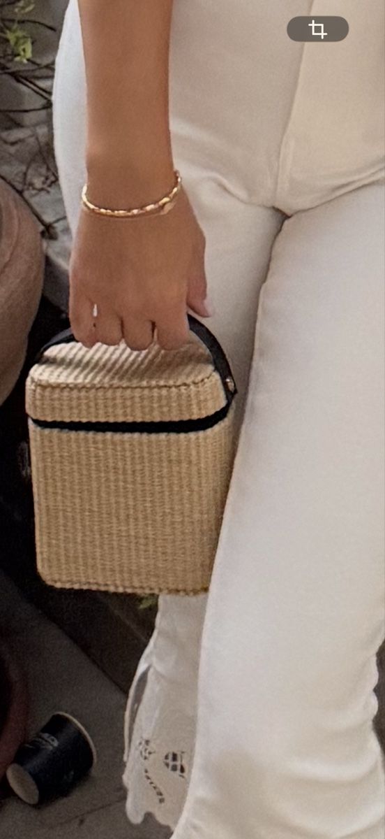 Chanel Kosmetikkoffer: Chanel Beauté Bag – Neu (gemäss Beschreibung) aus Zürich von zie_5nsb 3
