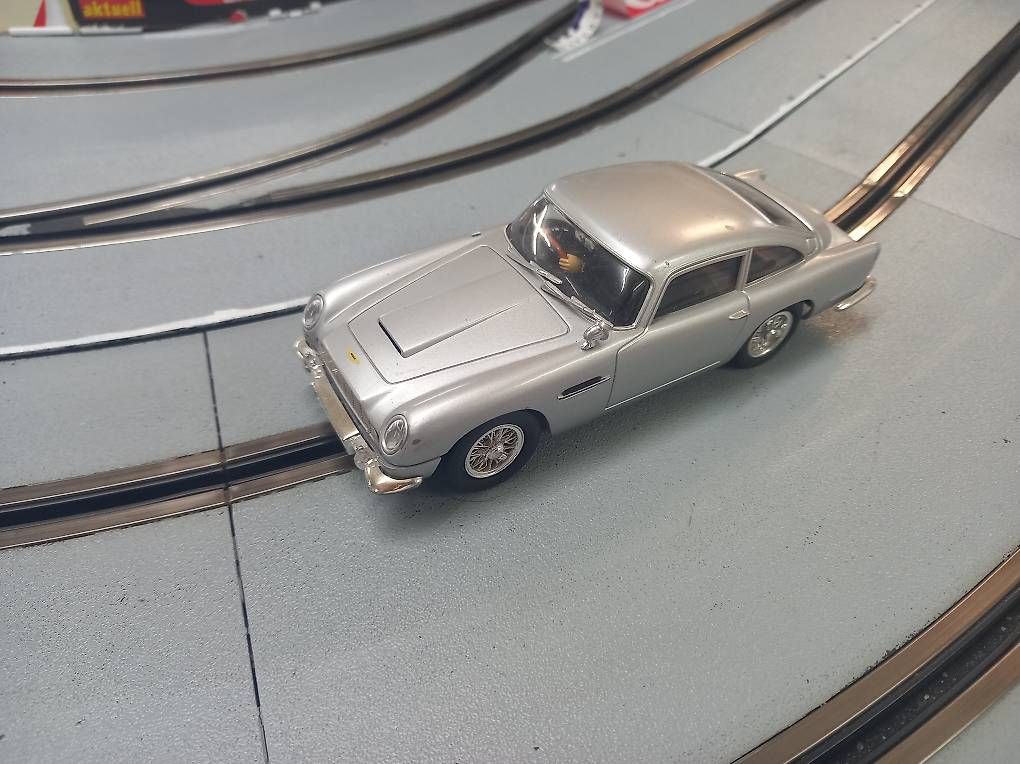 Carrera Piste: Carrera Evolution 132 Aston Martin DB5 – Usato da Langenthal venduto da noa_9wcy 2