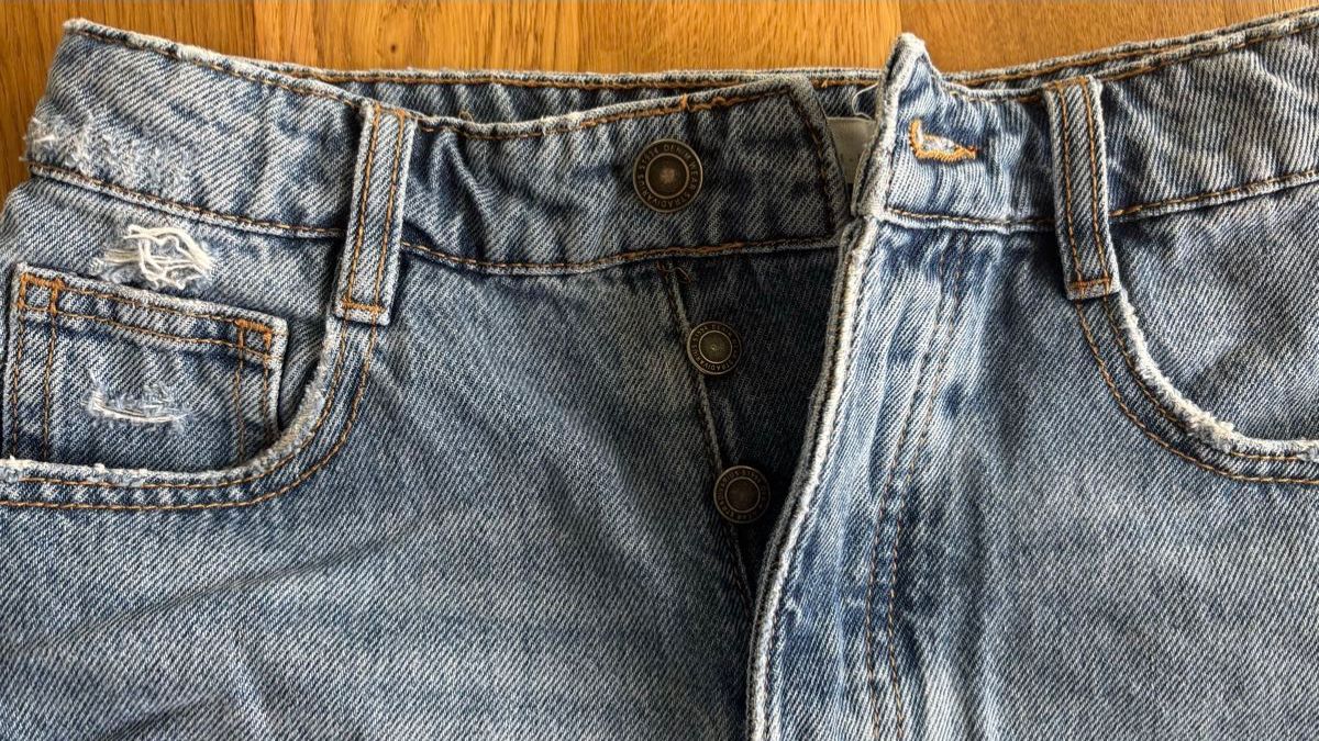 Hosen: Schöne Jeansshort blau Gr34 – Gebraucht aus Biel-Benken BL von BelginE 1