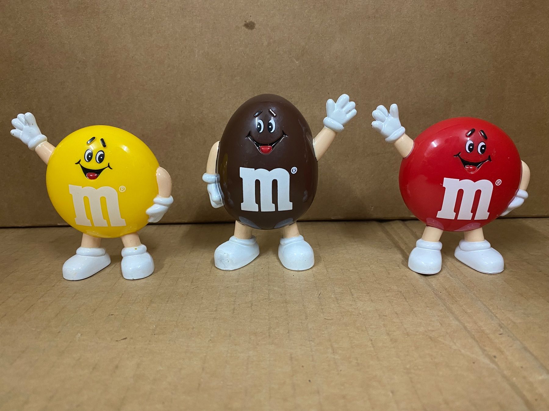 Figuren: M & Ms 1991 yellow, red and brown – Gebraucht aus Eschlikon TG von ArtRec