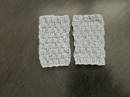 Handgestrickte Pulswärmer - Amedisli grau