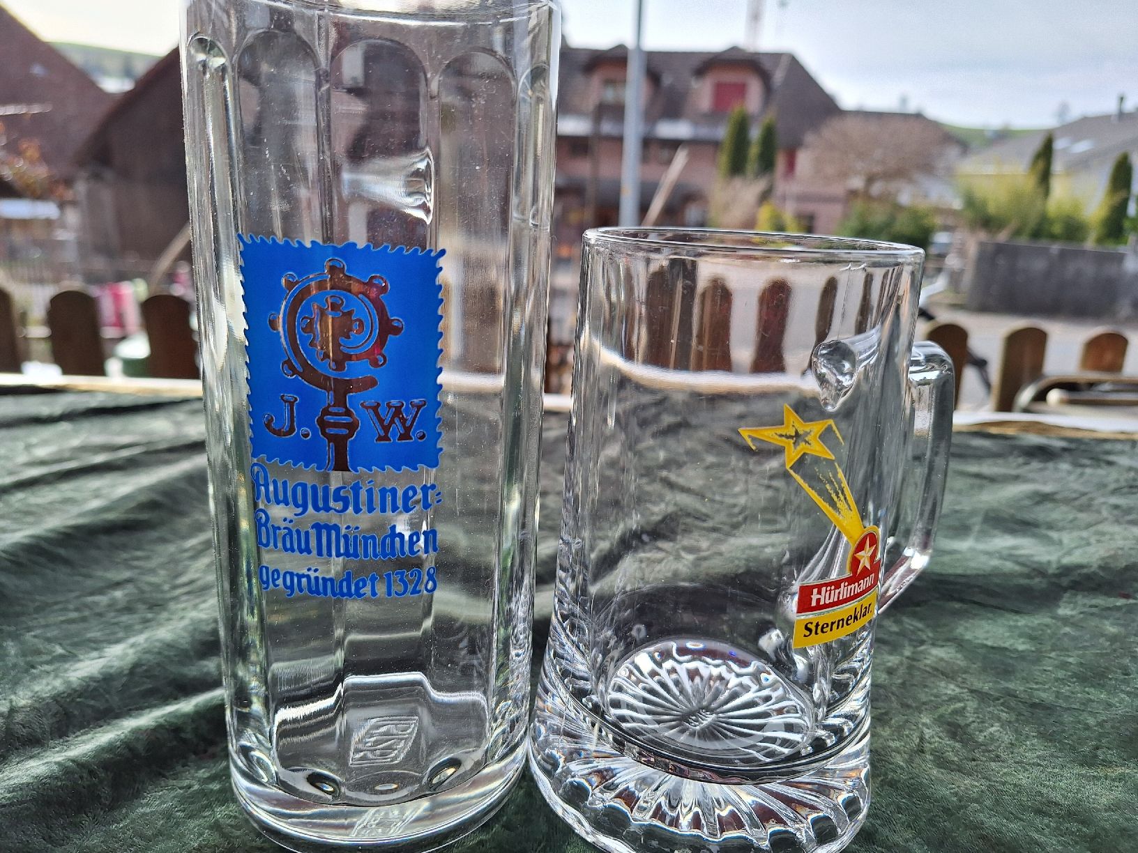 Bicchieri: 13 DIVERSE BIERKRÜGE – Usato da Huttwil venduto da Kunterbuntli 1