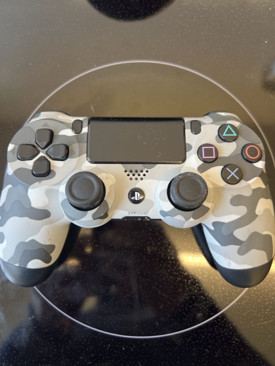 Sony Controller: Playstation 4 Controller - Camouflage - Top Zustand! – Usato da Wollerau venduto da Plakatfreund