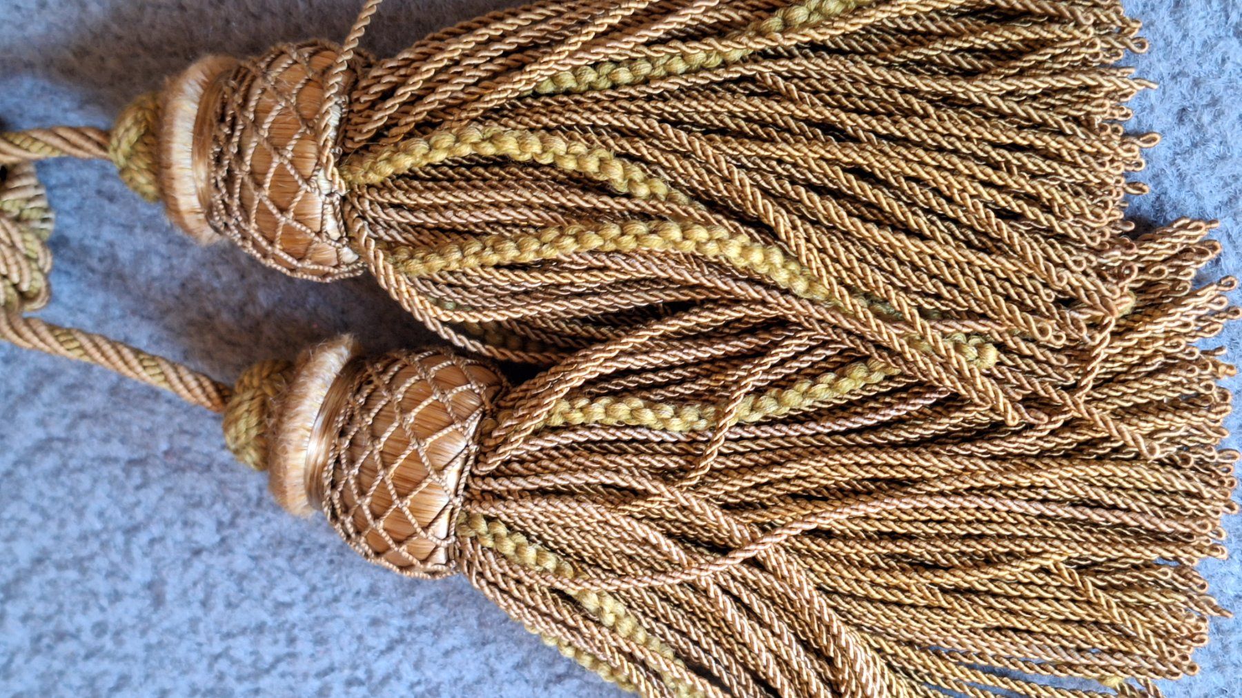 Tutte le decorazioni: Vintage Quasten / Kordeln – Usato da Arlesheim venduto da shopradl 1