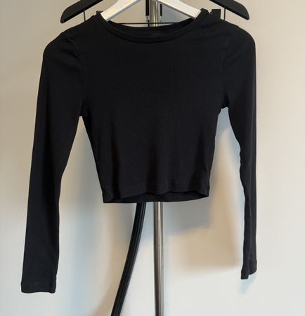 Haut noir à manches longues femme - taille M 