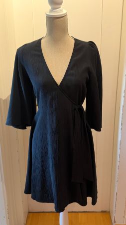 Hübsches Kleid von mbym