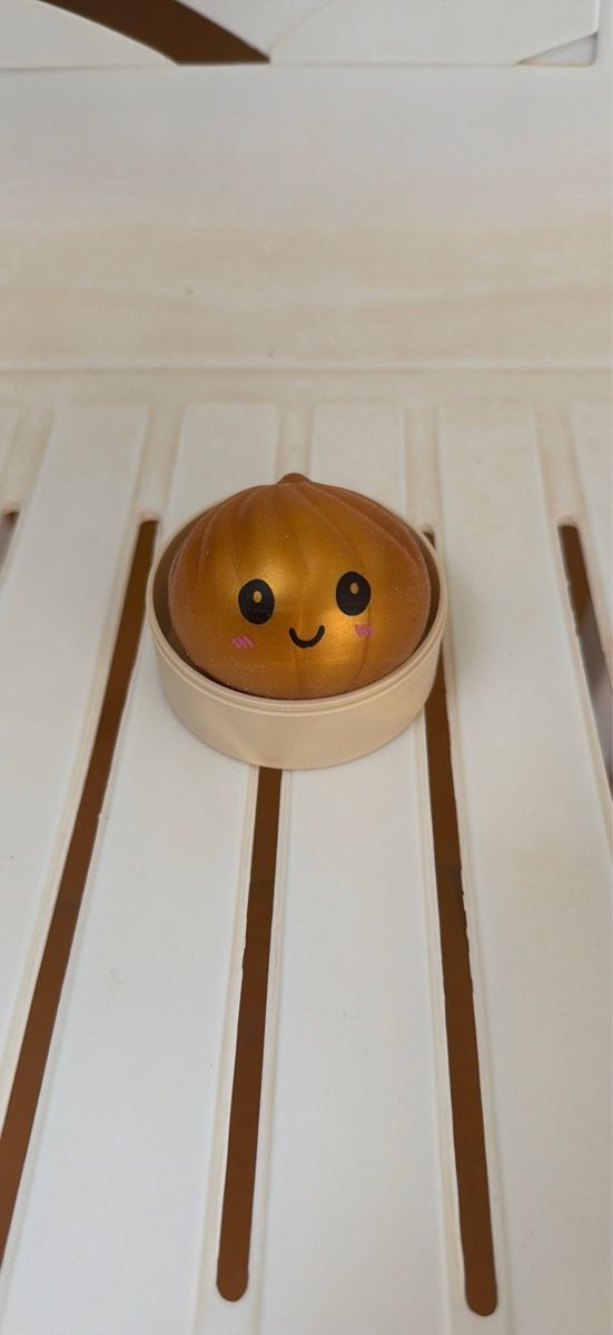 Spielzeuge: Dumpling gold klein – Neu (gemäss Beschreibung) aus Unterkulm von reb_lj7b