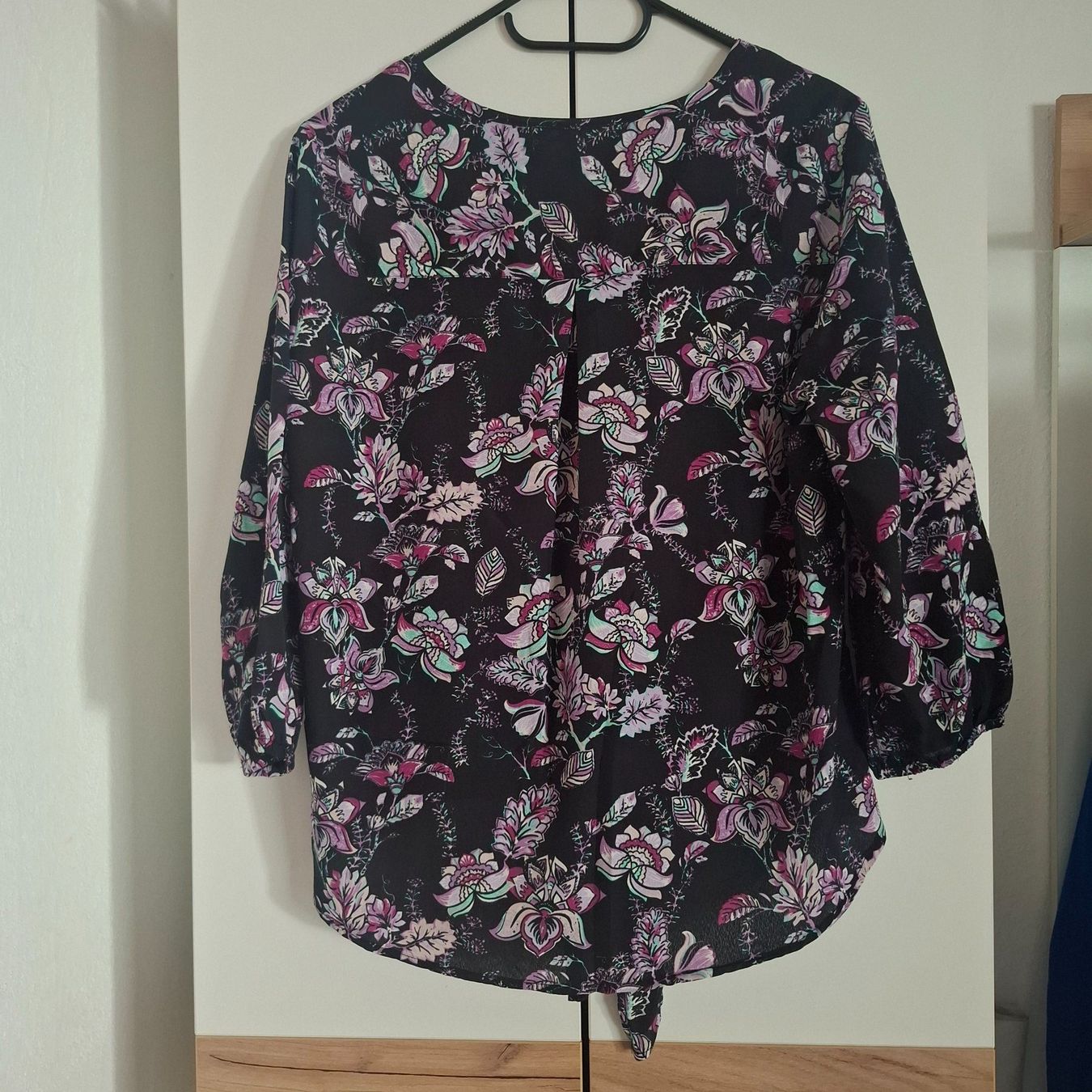 Blusen: Damen Bluse, bunt, Gr. 40 – Gebraucht aus Sisseln AG von Tropea4334 1