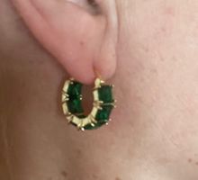 Orecchìni a cerchio con grande verde pietre