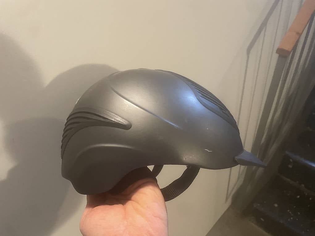 Helme: Reithelm  – Gebraucht aus Basel von Krumell