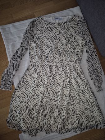 Süsses Zebra-Kleid von VERO MODA, Grösse L, perfekt.