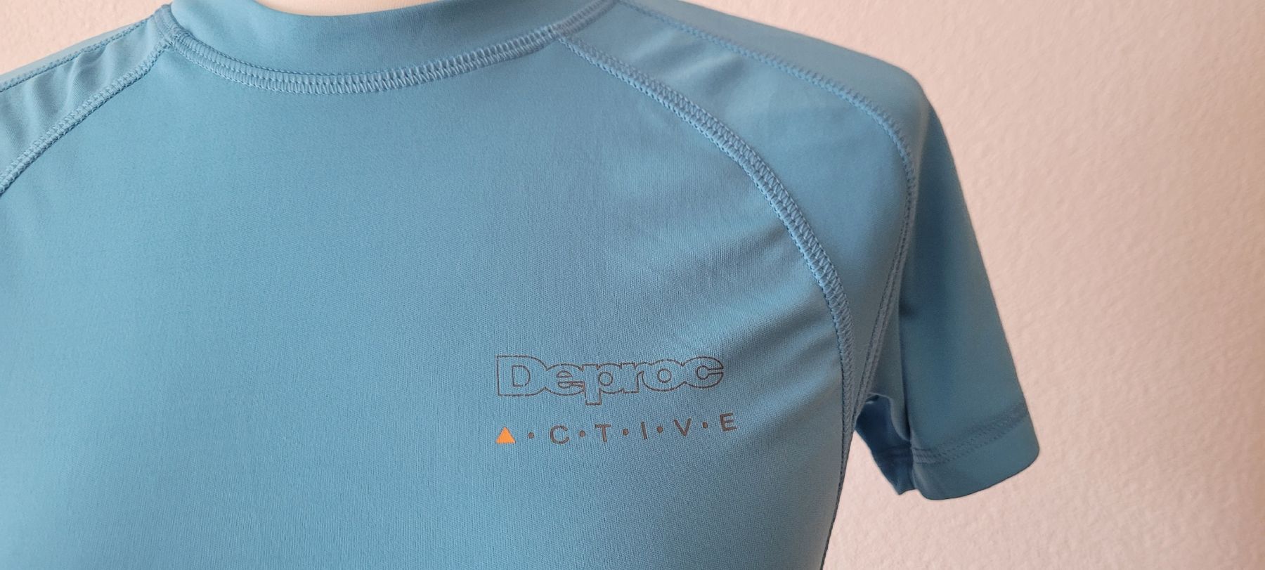 Leibchen & Hosen: Funktionsshirt von deproc – Gebraucht aus Herisau von Yyyoga 5