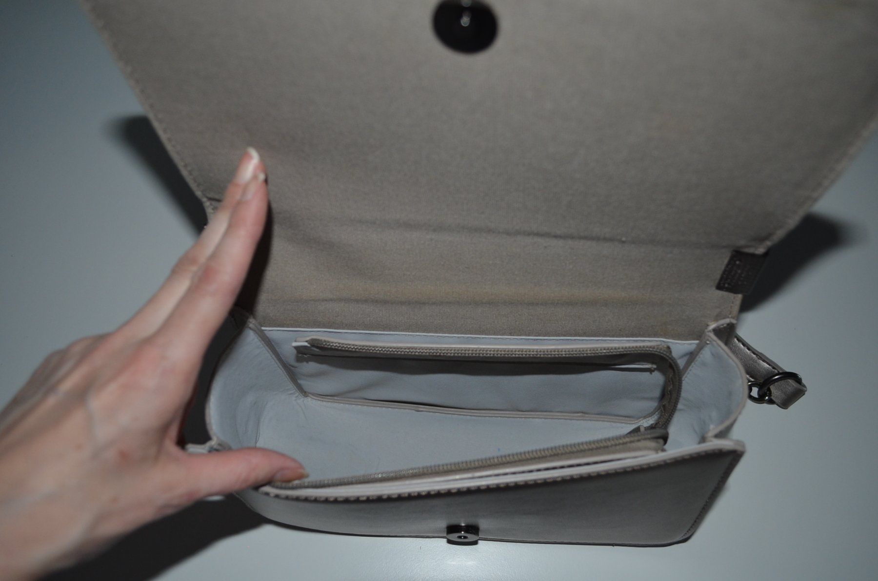 Taschen für Damen: Tasche Silber – Gebraucht aus Locarno von DarjaRonco 5
