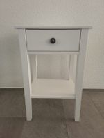 Nachtisch weiss mit Schublade und Fach guter Zustand