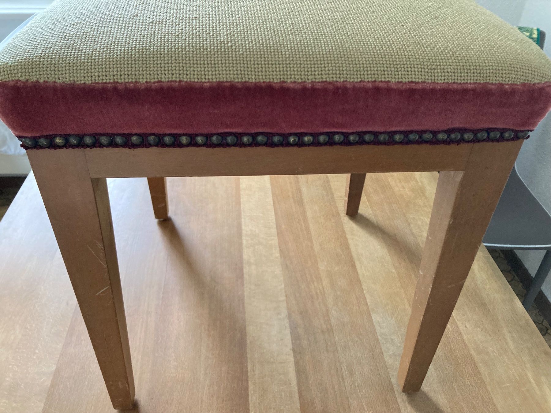 Sgabelli: Hocker mit Gobelin-Stickerei – Usato da Meggen venduto da tulipe21 2