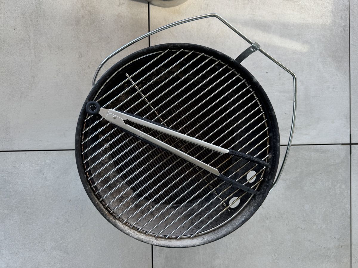 Griglie: Weber HOLZKOHLEGRILL w/charcoal starter – Usato da Rapperswil SG venduto da tk2017 2