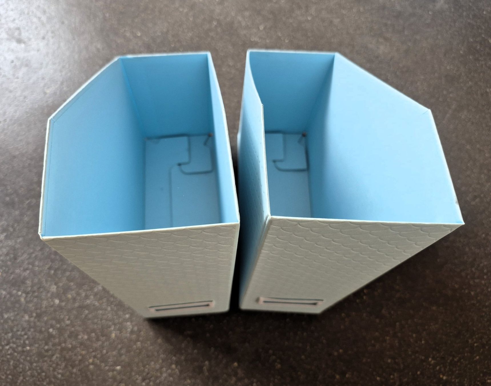 Ikea Recipients et similaires: Zeitschriftensammler hellblau – Neuf (Voir description) à St. Gallen par Amelie_73 1