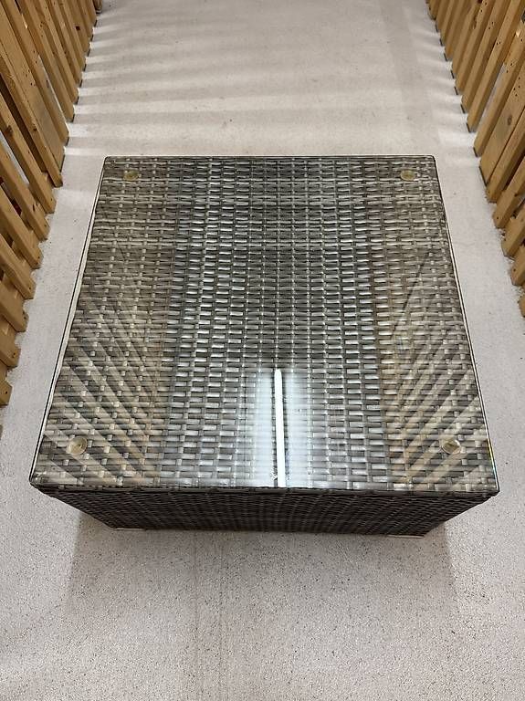 Tische: Loungetisch aus Polyrattan – Gebraucht aus Dietikon von Nils96
