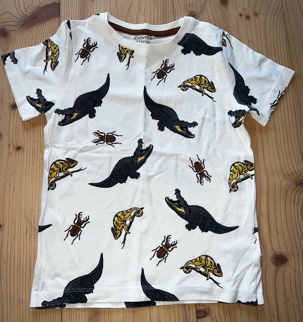 Hemden, T-Shirts & Polos: Minymo T-Shirt Gr.122 – Gebraucht aus Zürich von meggimay