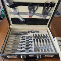 Messerset, neu und unbenutzt im Koffer