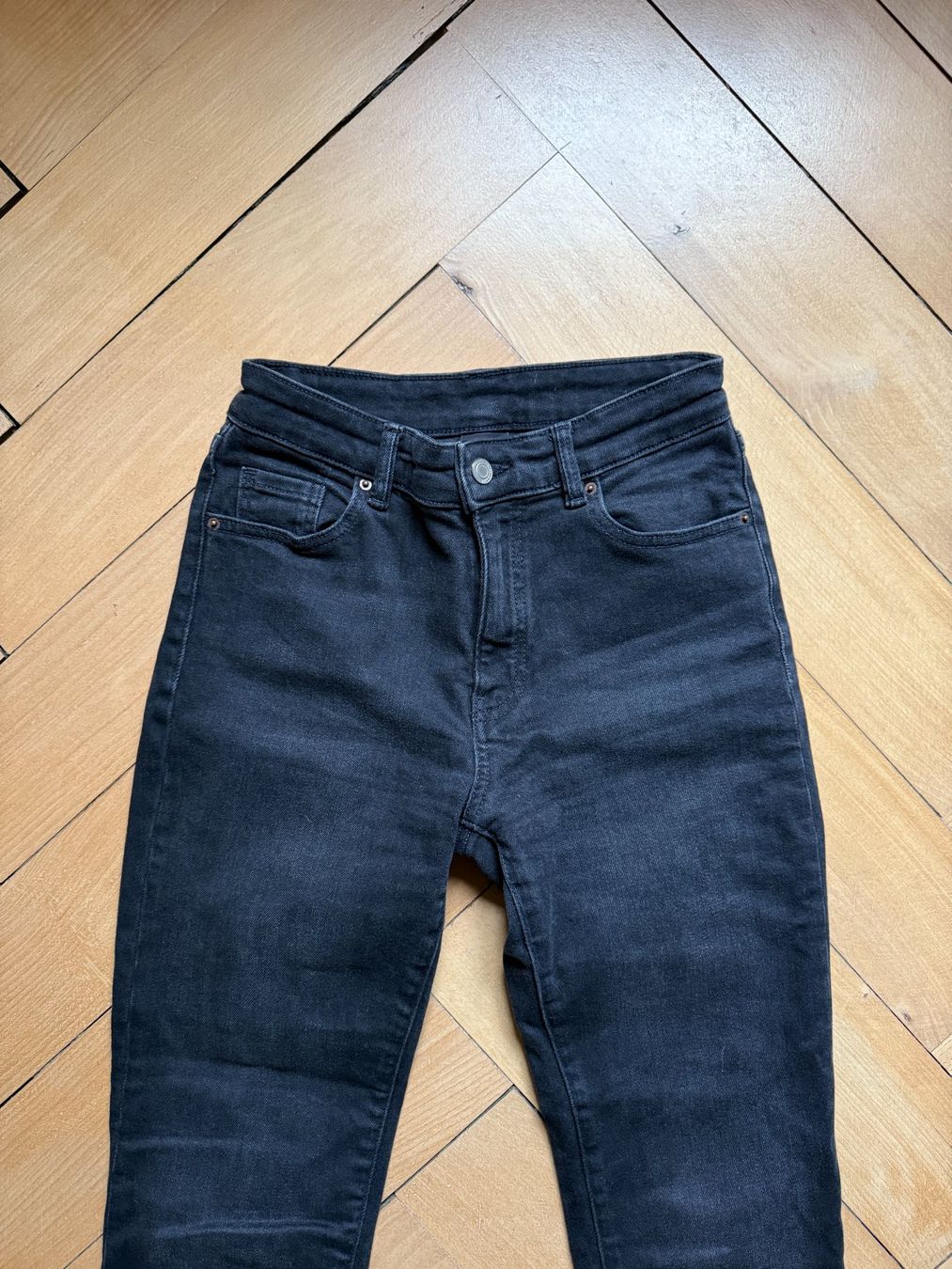 Massimo Dutti Jeans: MASSIMO DUTTI - High Waist Jeans schwarz 36 – Usato da Zürich venduto da Diazaio 1