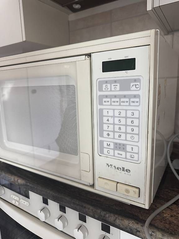Miele Elettrodomestici da cucina: Miele electronic M 722 Mikrowelle  8032 oder Versand – Usato da Zürich venduto da tuffcookie