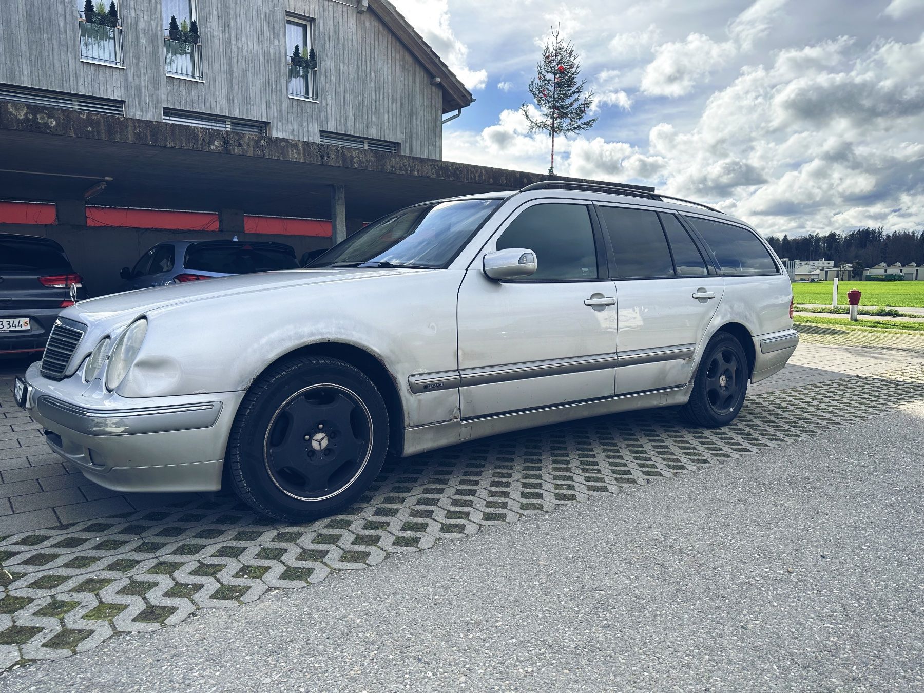 Mercedes-Benz Autos: Mercedes E270 CDI W210 Vollaustattung mit MFK – Gebraucht aus Bleienbach von  3