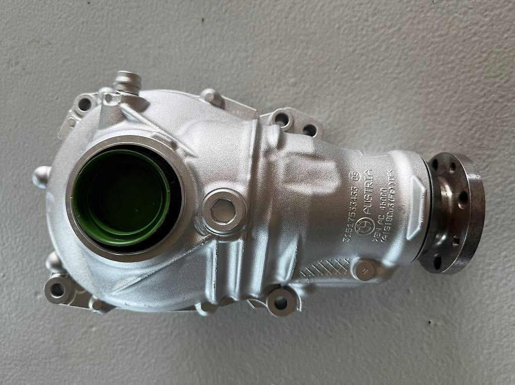 Tutti pezzi di ricambio auto: BMW Differential vorne 2,47 E90 E91 E92 7533970 31507533971 – Usato da Geuensee venduto da Getriebe.Albrecht