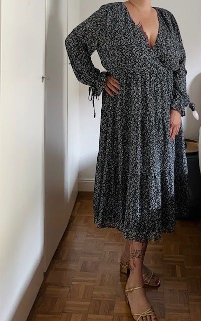 Asos Kleider: Robe doublée noire et blanche imprimée neuve  Taille 50 – Neu und originalverpackt aus Lausanne von Magic1900 2