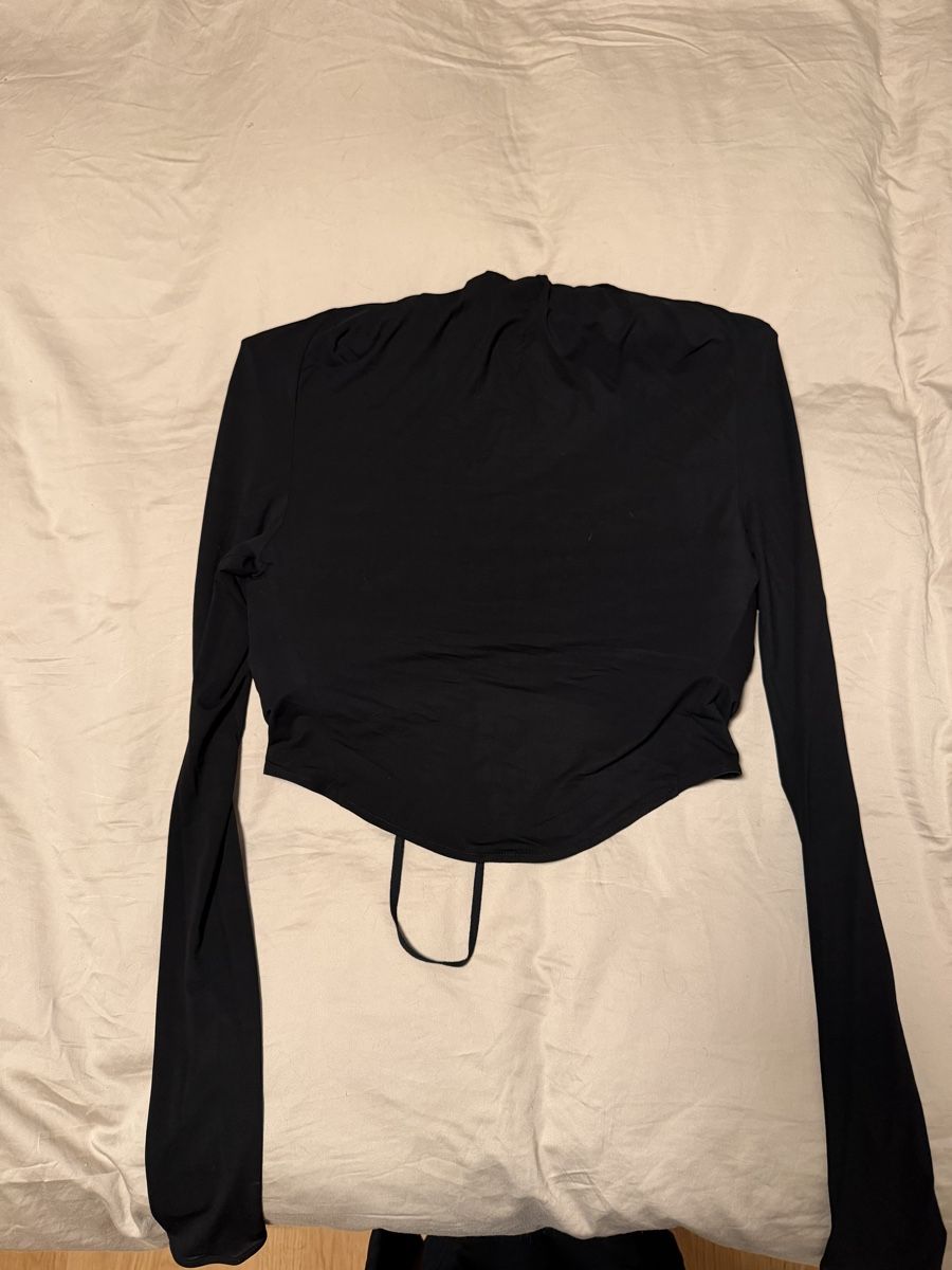 Jacquemus Top: Jacquemus Black Long Sleeve Top - Size 34 – Nuovo (secondo la descrizione) da Horgen venduto da Elizhadz 7