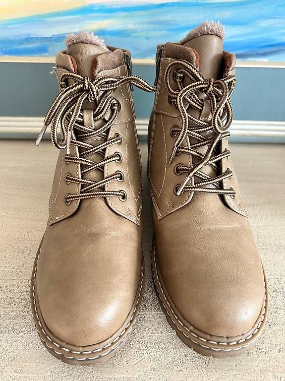 Damenschuhe: Stiefelette gefüttert Grösse 38 – Neu (gemäss Beschreibung) aus Niederglatt ZH von Julia_4 4