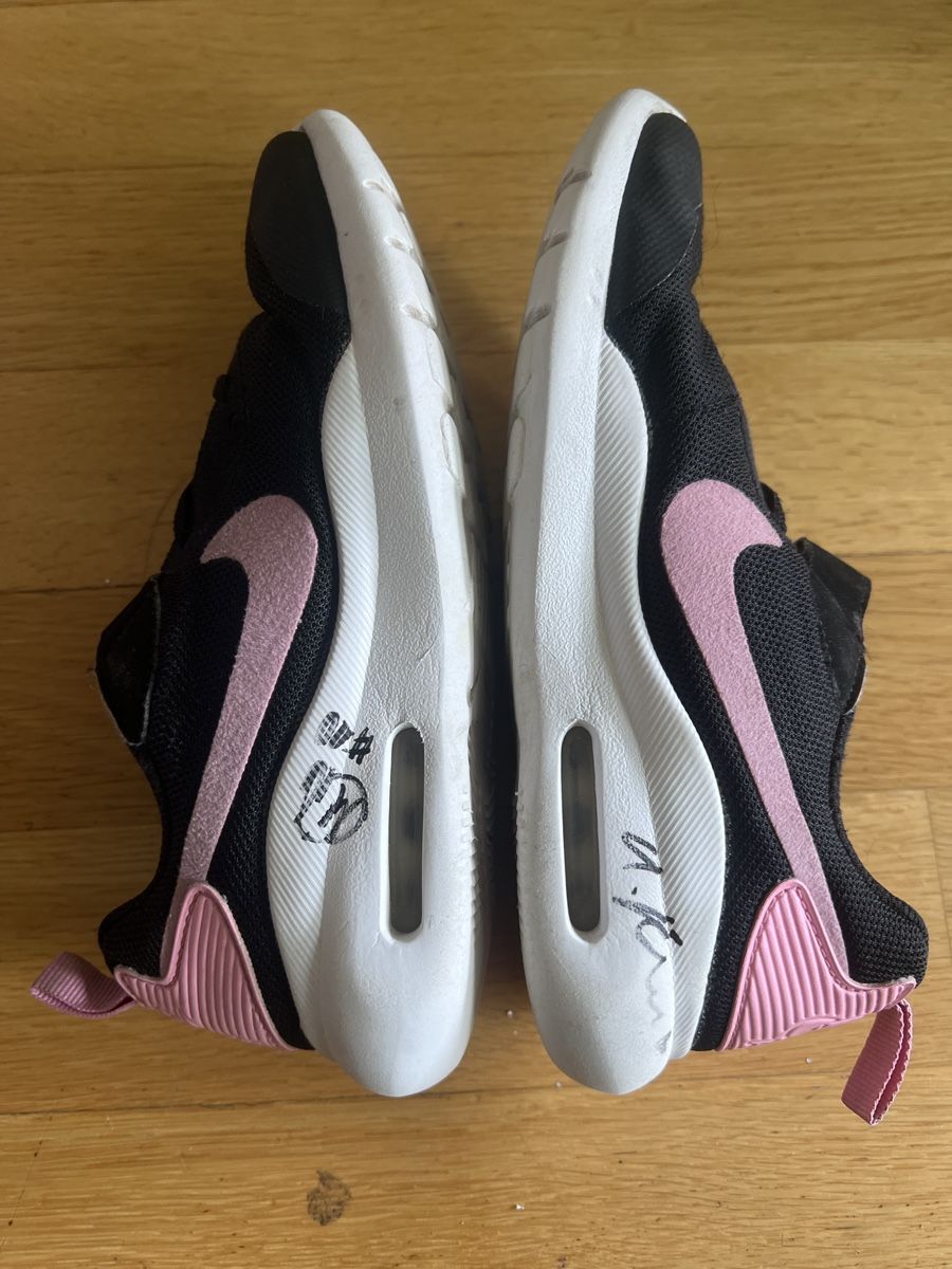 Nike Schuhe für Mädchen: Turnschuhe Nike Air Gr. 33 – Gebraucht aus Zürich von Salsera79 4