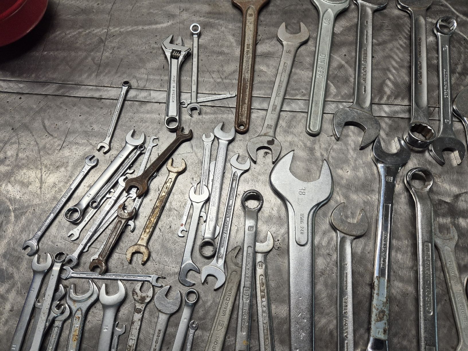 Tutti gli attrezzi: Clés à fourche divers 90 pièces  – Usato da Le Locle venduto da CHEGUA 4