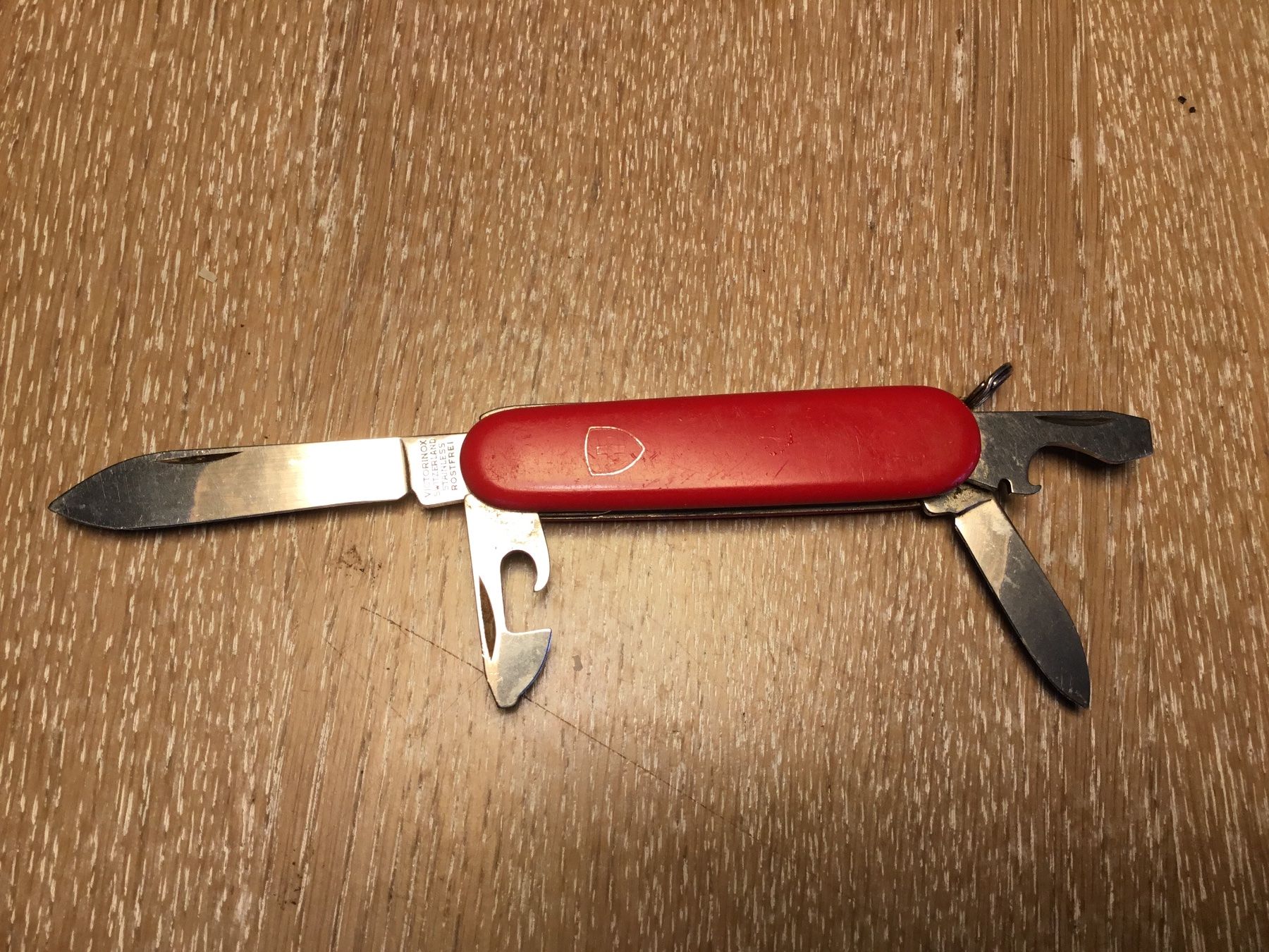 Victorinox Taschenmesser: Victorinox - Taschenmesser mit 4 Klingen – Gebraucht aus Schönenwerd von simca04