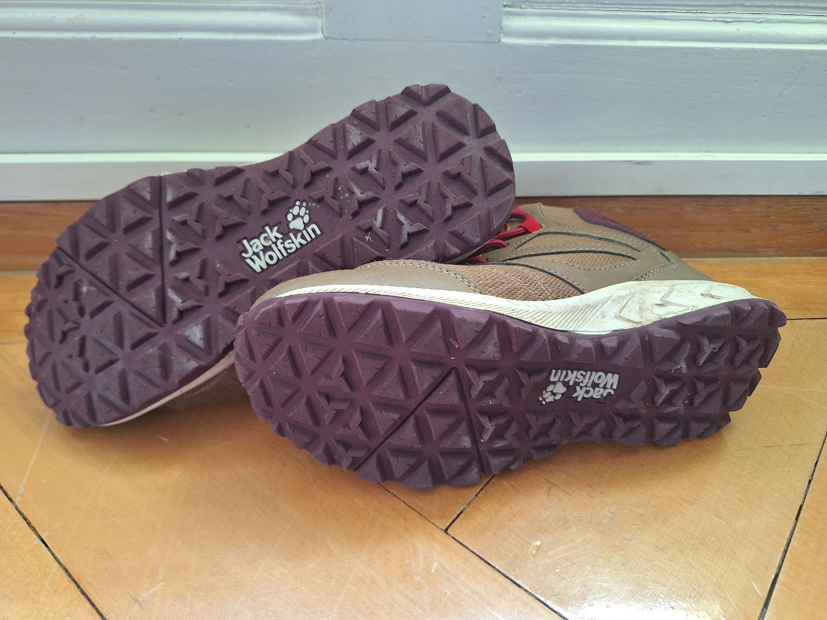 Jack Wolfskin Scarpe per ragazzi: Wanderschuhe Jack Wolfskin Grösse 34 – Usato da Bern venduto da zizzerzazzer 1