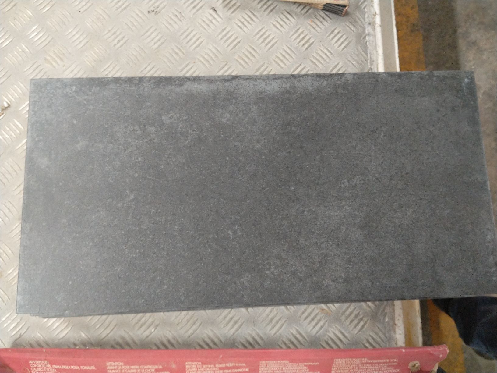 Rivestimenti per pavimenti: Bodenplatten feinsteinzeug – Nuovo (secondo la descrizione) da Breitenbach venduto da mse_52th