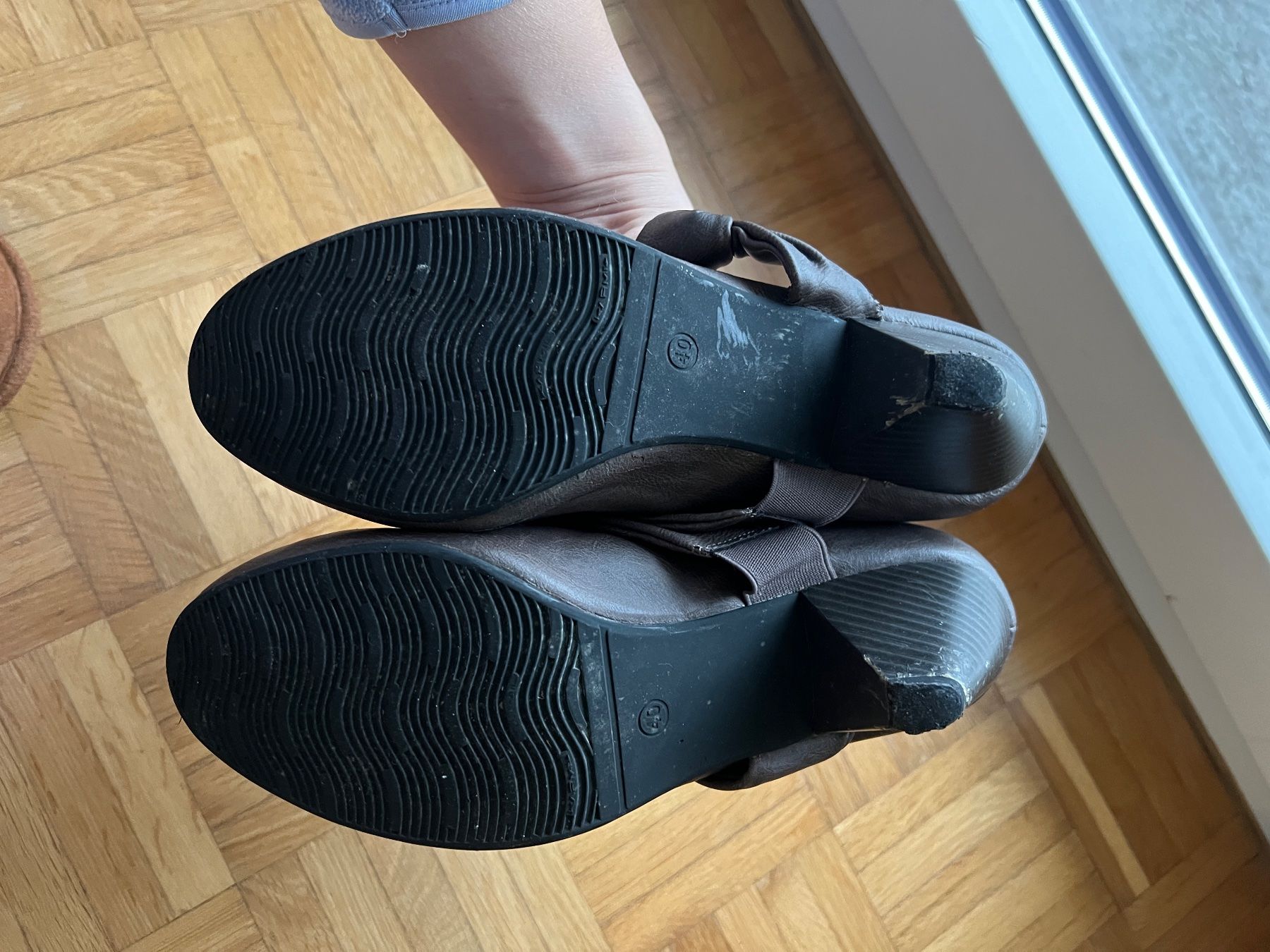 Damenschuhe: KARMIL Damen pumps 40 – Gebraucht aus Horgen von linuxrp 3