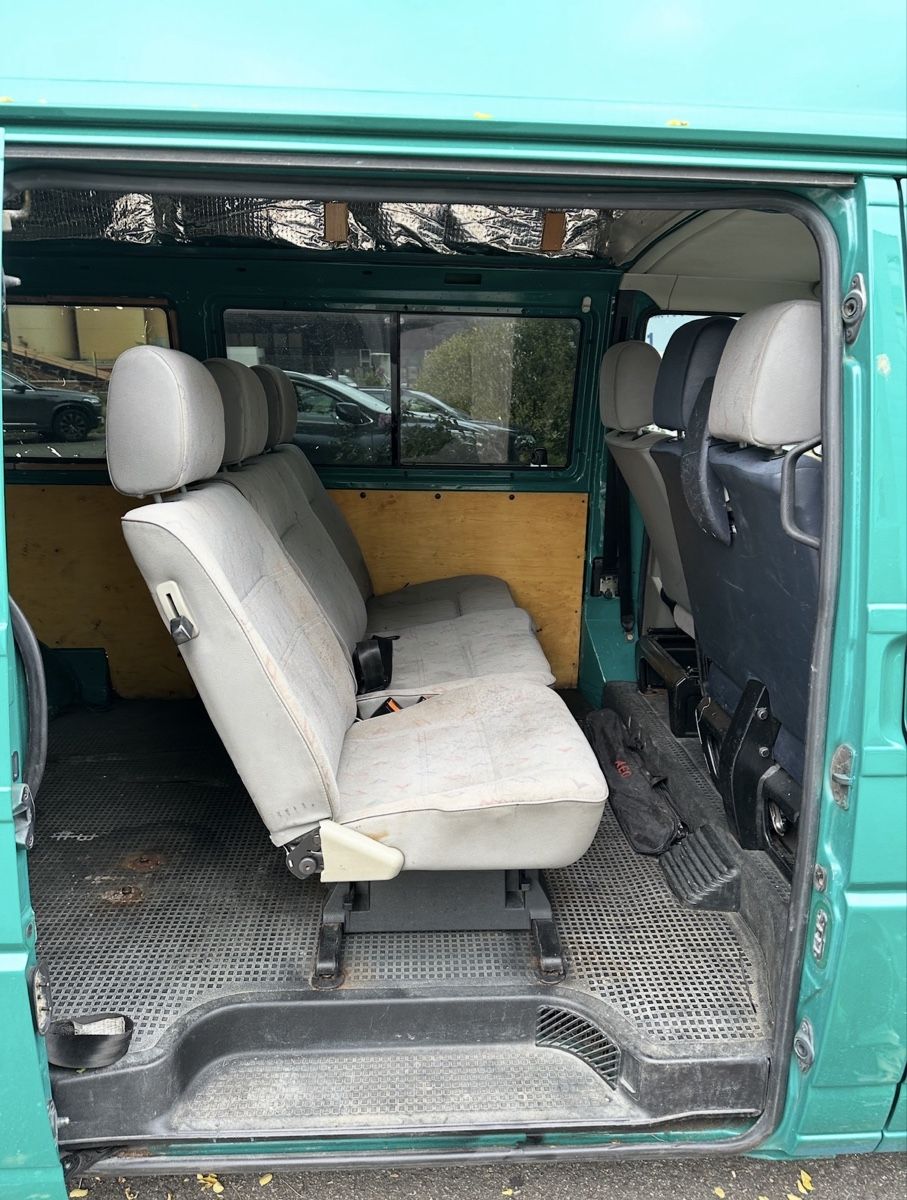 VW Toutes les pièces auto: VW T4 Sitze - Rücksitze – D'occasion à Schlieren par helena.Gini 2