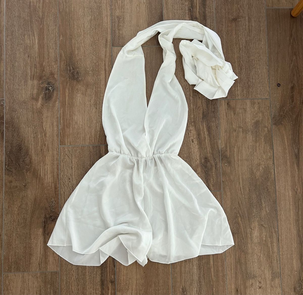 Robes: Jumpsuit Damen weiss onesize – Neuf avec emballage d'origine à Zürich par matt.messerli