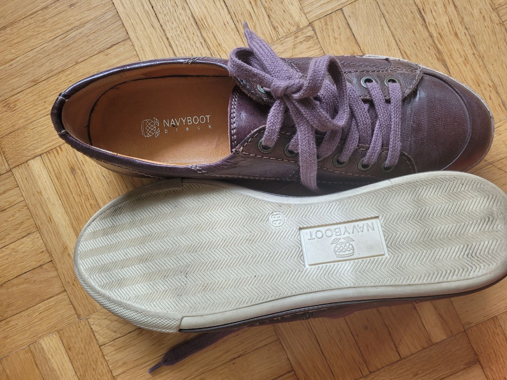 Navyboot Chaussures femmes: navyboot lederschuhe 38 – D'occasion à Pfäffikon SZ par Mrs.Moneypenny 1