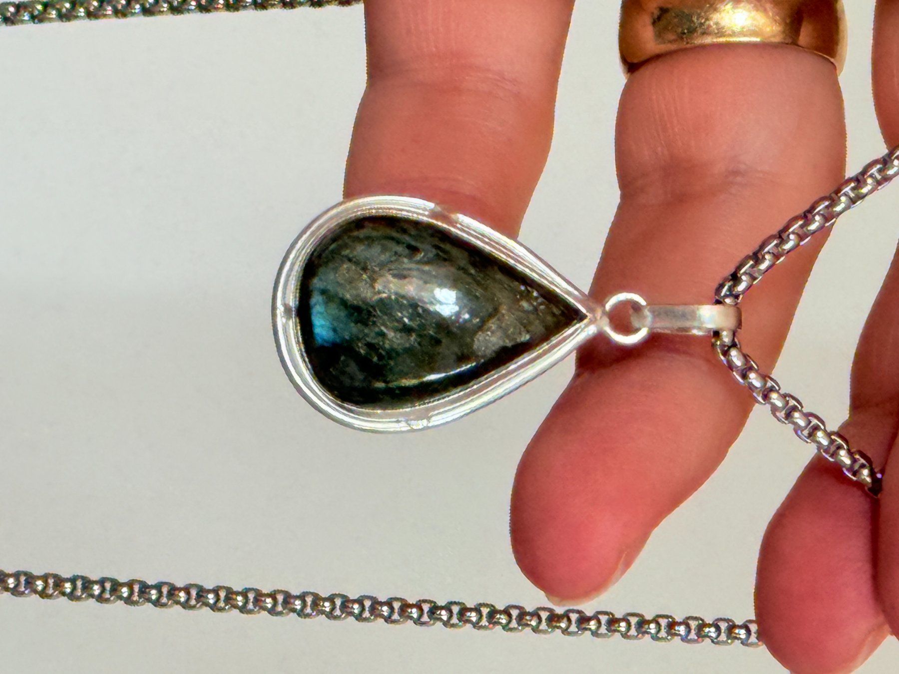 Catenine: Pendentif Labradorite Argenté Goutte Neuf – Nuovo e nell'imballaggio originale da Genève venduto da AGBERG 4