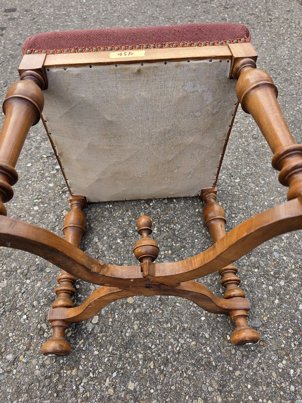 Sgabelli: Antiker hocker /  mit Rosenmuster, – Usato da Mettlen venduto da elios0888 9