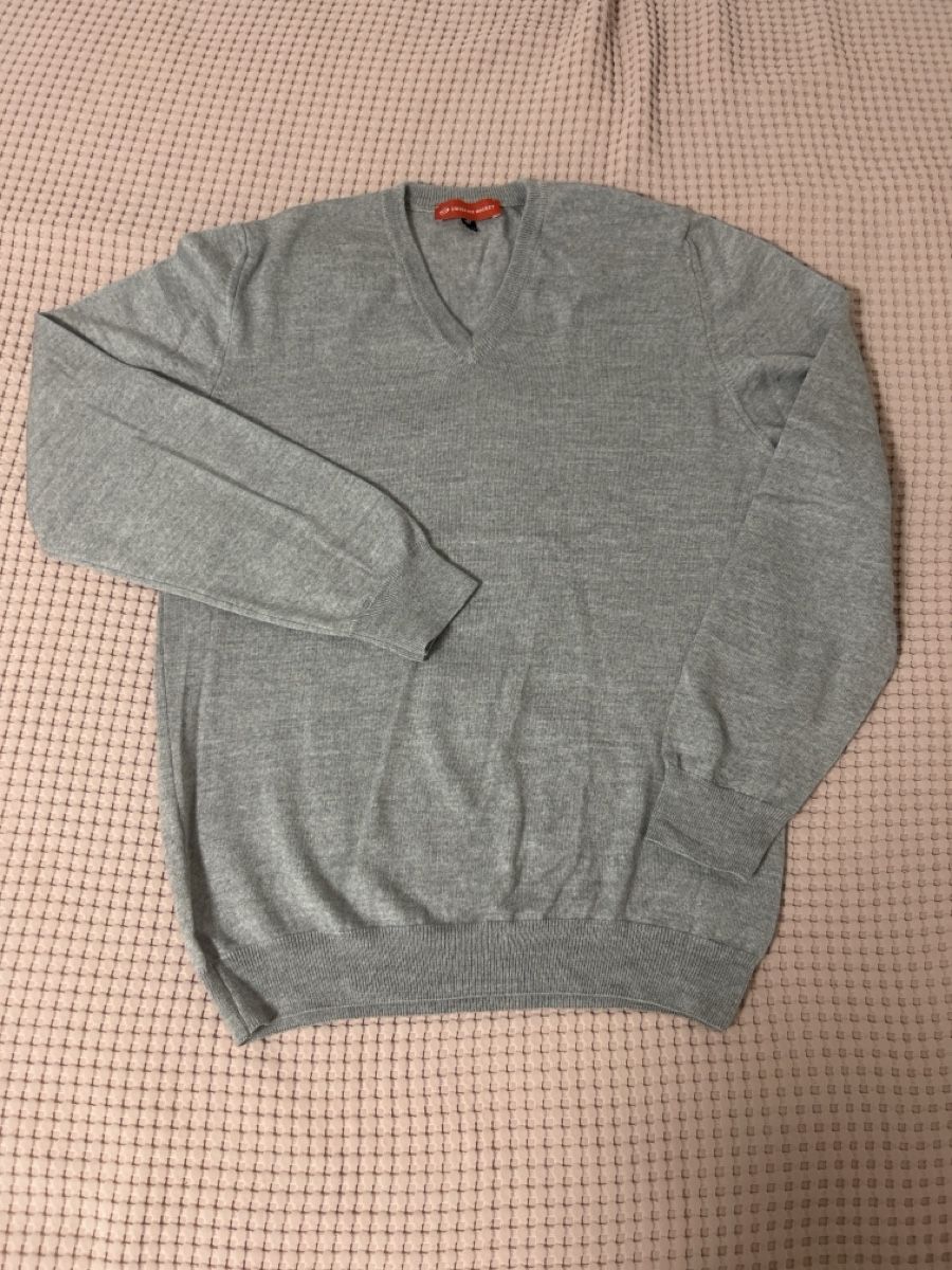 Pullover & Sweatshirts: Grauer Strickpullover, Grösse L/52 – Neu (gemäss Beschreibung) aus Langnau im Emmental von Iriss