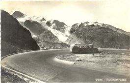 SUSTENSTRASSE Postauto