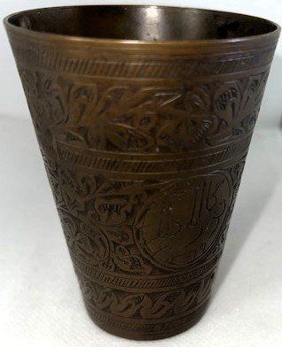 Tassen: Becher mit Gravuren Antik – Gebraucht aus Lutzenberg von Pinschi01 2