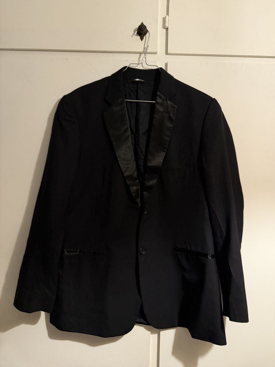 Giacche: smoking  nero elegante Sartoriale Taglia 48 – Usato da Lugano venduto da can_xdd8 1