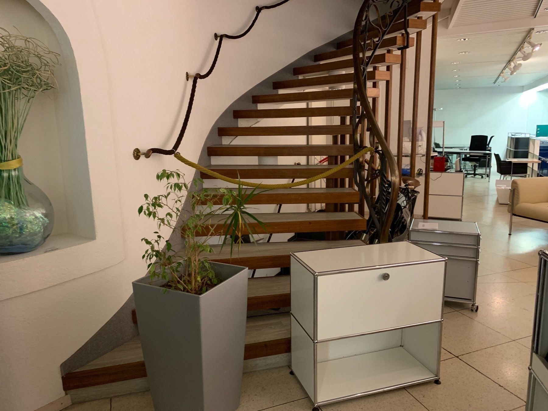 USM Cassettiere: Usm Highboard Weiss Lidferung Gratis – Usato da Thun venduto da Thuno6 4