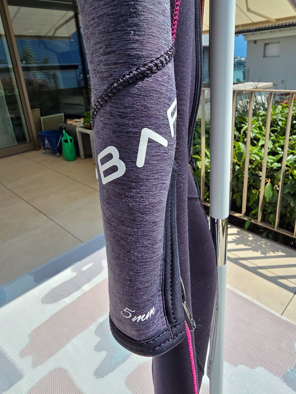 Mute per immersioni: BARE 5mm Nixie Ultra Full Ladies Wetsuit – Usato da Hergiswil NW venduto da luc_b5pz 5
