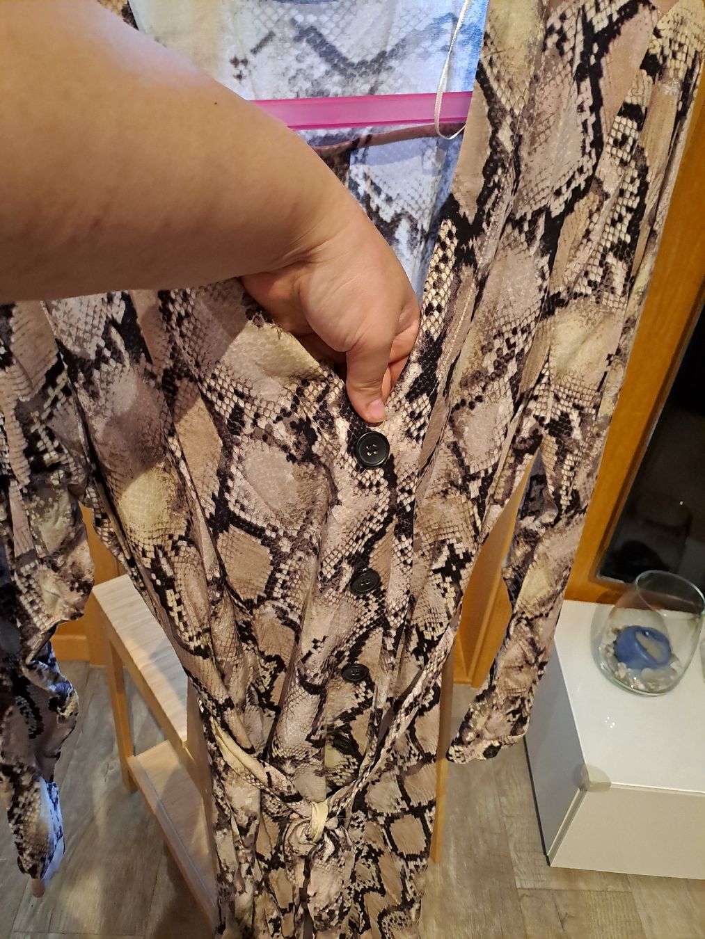 Kleider: Kleid Schlangenmuster Grösse EUR 42  – Gebraucht aus Rickenbach LU von bishiida 1