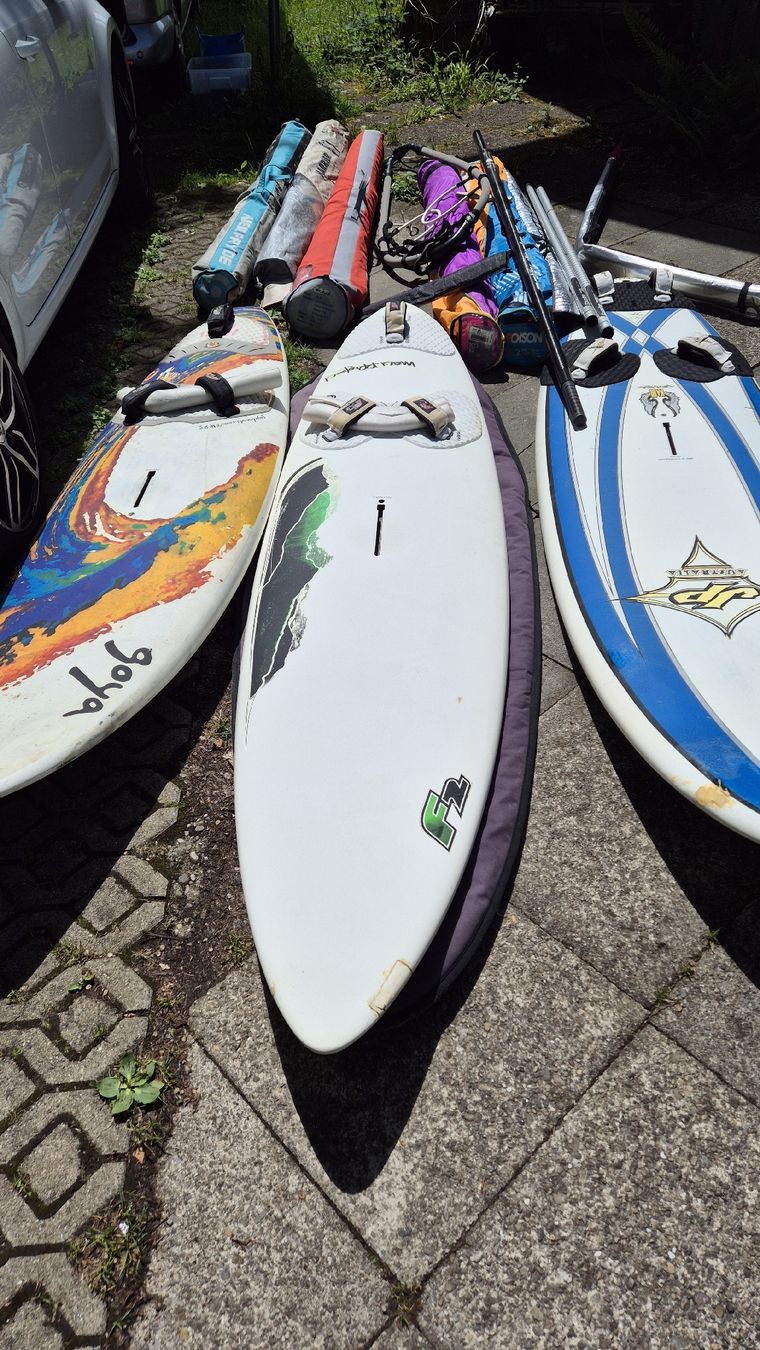 Tavole da surf e di nuoto: Windsurf Ausrüstung komplett – Usato da Rikon im Tösstal venduto da ugersbach